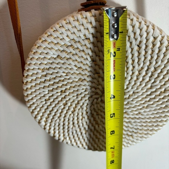 CANTINE Style Crossbody Bag Purse with a Floral Lining and Adjustable Thin Strap - Picture 4 of 10